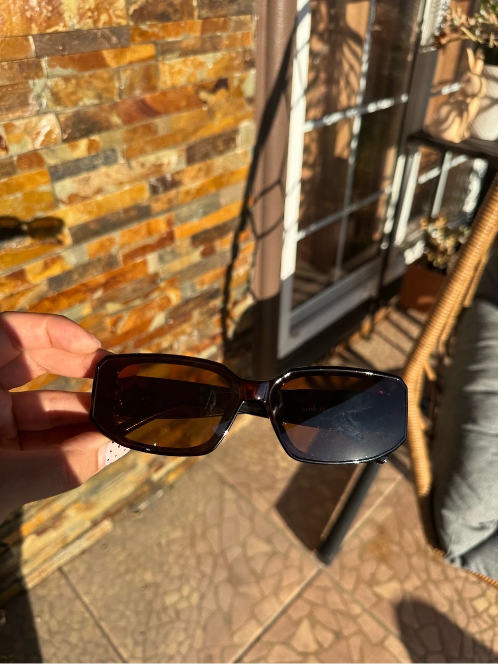 Women's Rectangular Brown Sunglasses - Sleek Everyday UV Shades